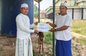 Penyerahan 1 ekor Kambing di NES 17